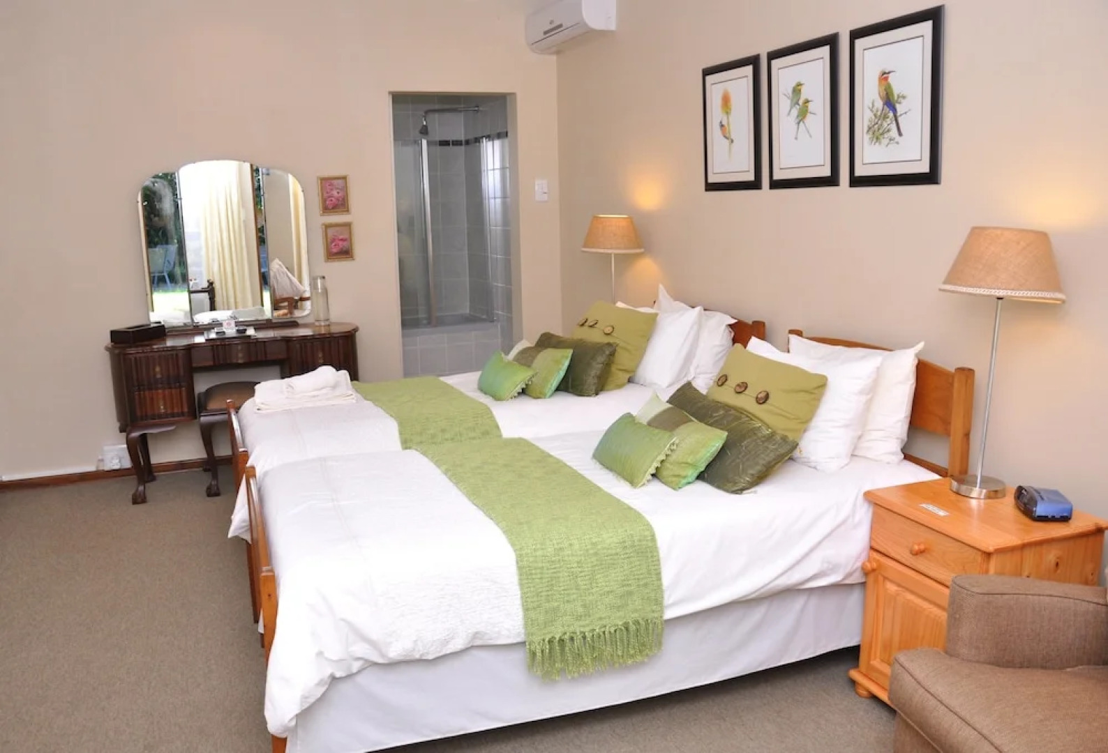 Birds of paradise B&B