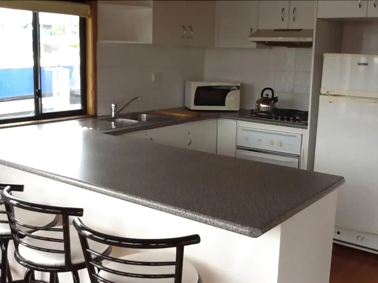 Boyds Bay Houseboat Holidays