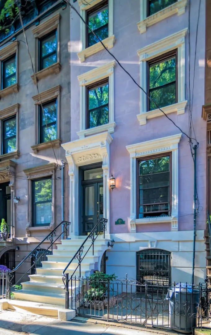 Deedee's Brownstone Van Vorst Park