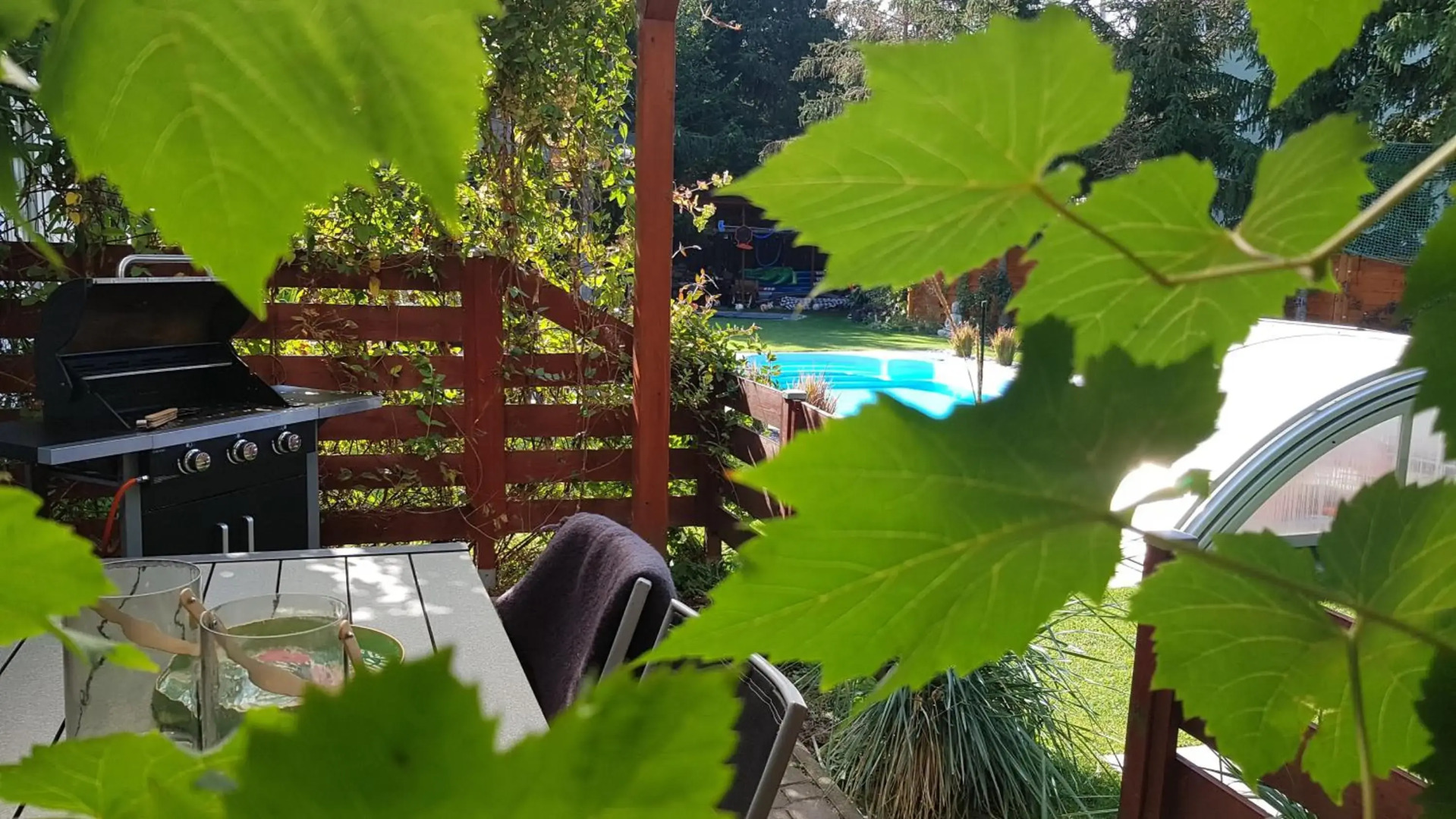 Pool & Lake Holiday Home