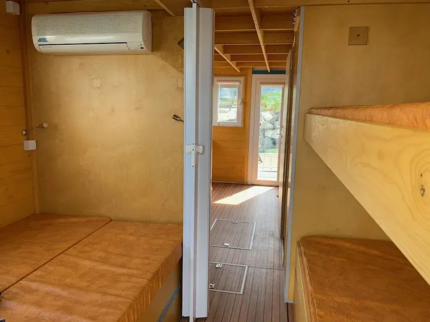 Vintage Classic 70s Boat!