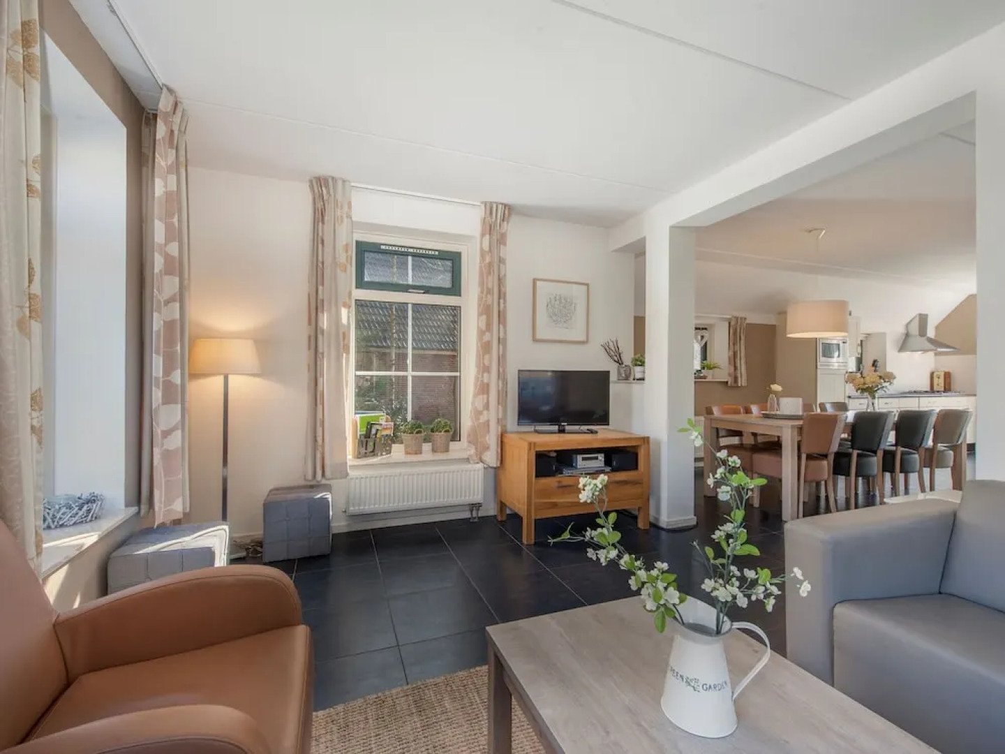 Comfortable, two Bathroom Holiday Home, in a Nature Reserve