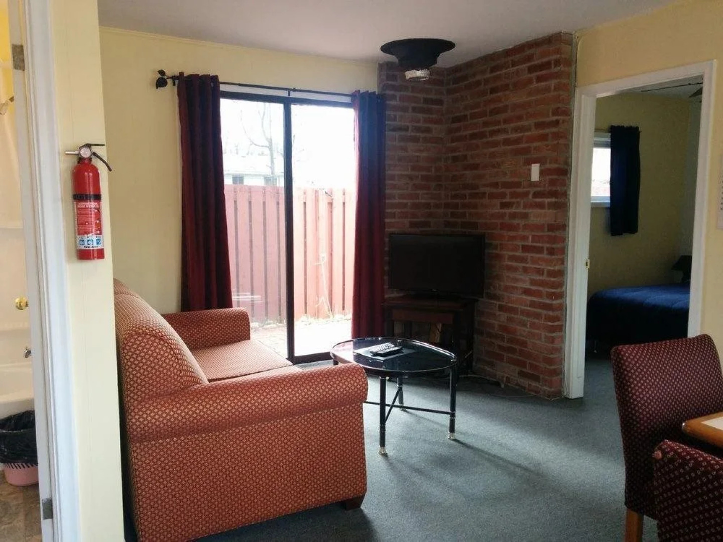 The Pinewood - Adult Getaway by the Lake