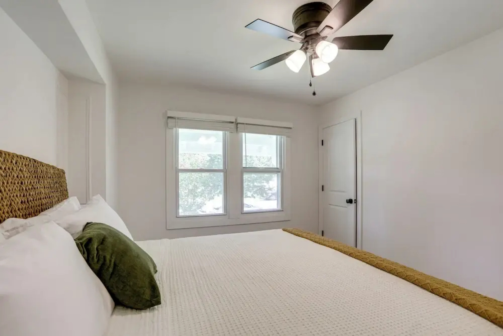 1 Mi to Beaches & Boardwalk: Asbury Park Retreat