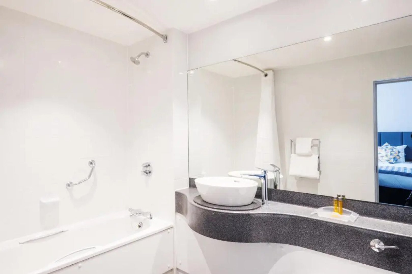 Holiday Inn Farnborough by IHG