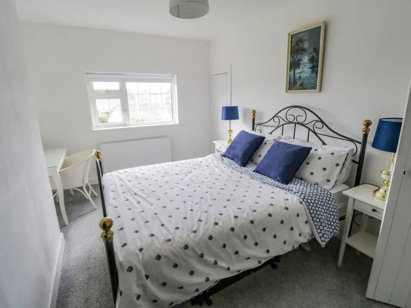 Beautiful Cottage With Gardens, Patio & Fireplace