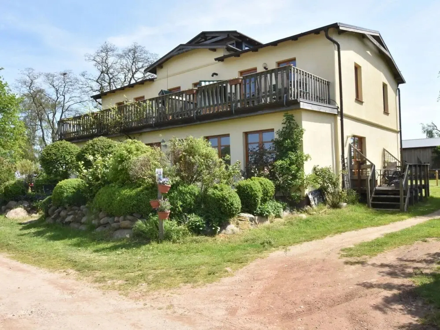 Spacious Apartment in Stove with Waterfront