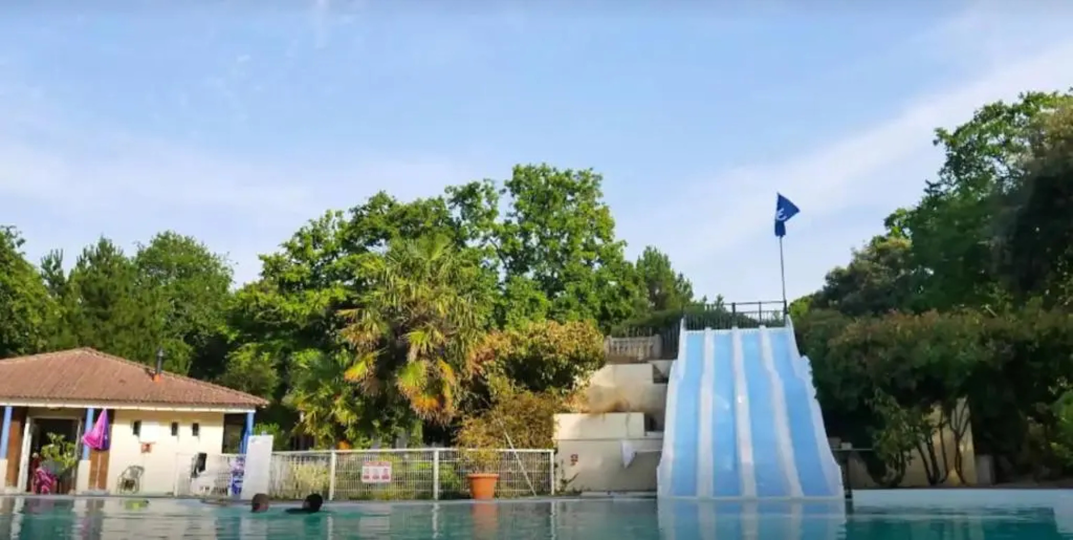 4 Star Village Cozy Chalet Near Beach