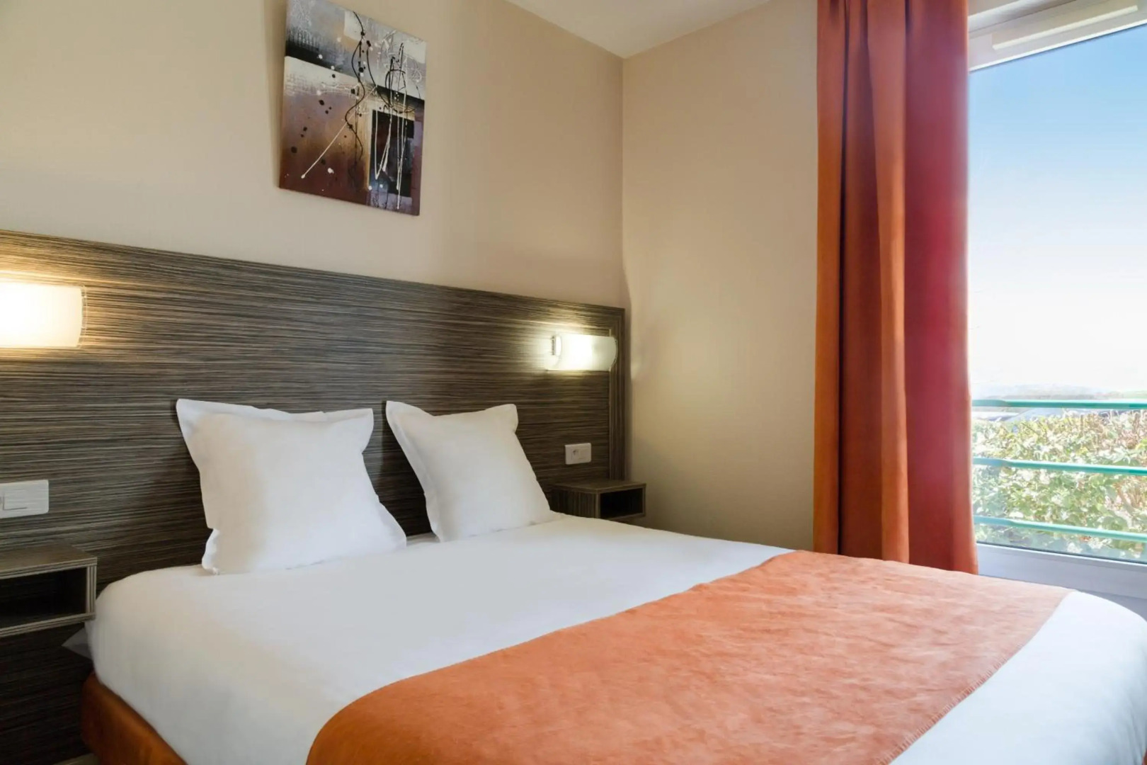 The Originals City, Hôtel L'Acropole