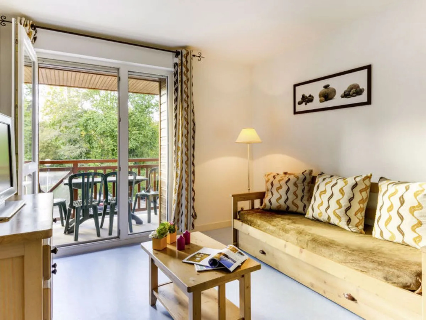 Les Roches Douvres (BCS412)