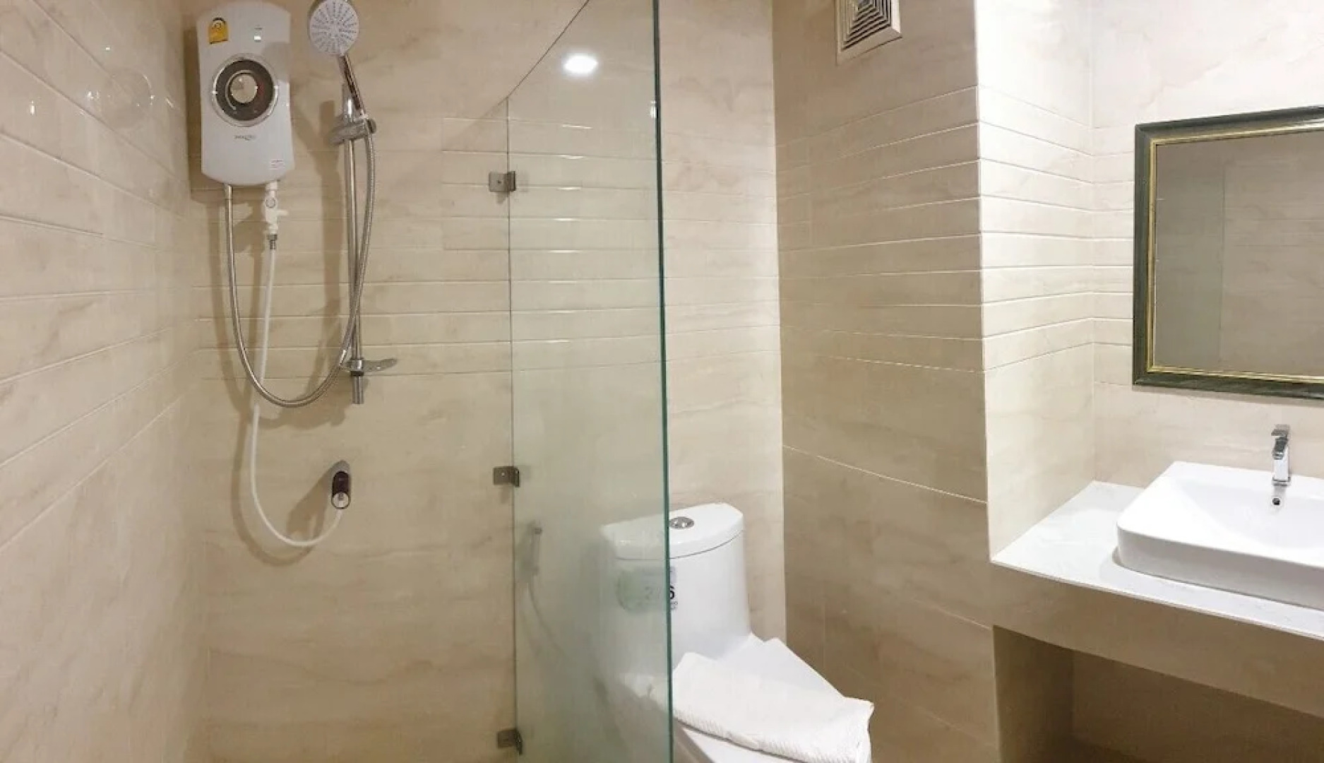 Hotel Petchkasem Grand