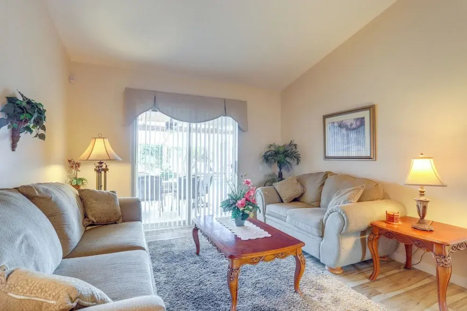 065014: 2 Mi to Big Rock Golf Course: Luxury Home