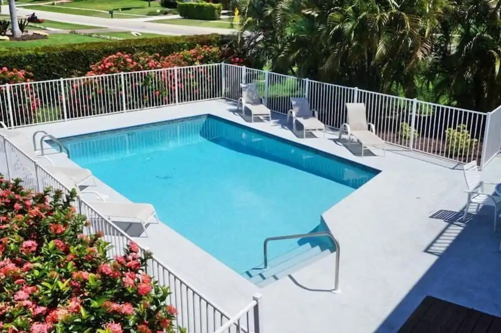 KEN407 5 Bedroom Holiday Home by Marco Naples Vacation Homes