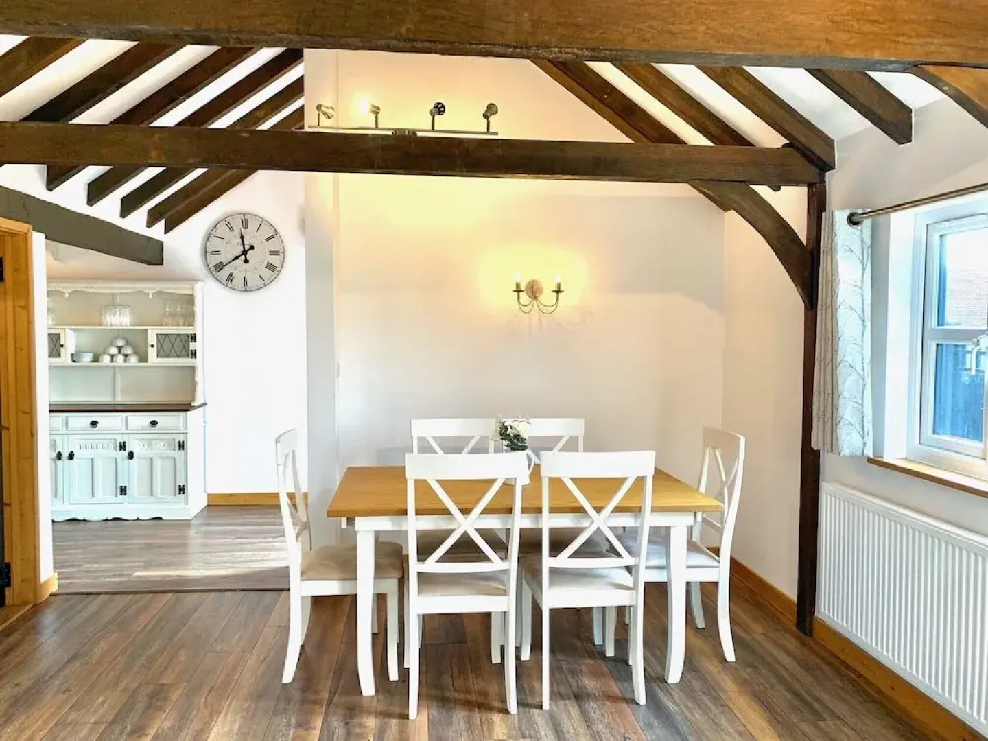 Flint Cottage - Sleeps 6 - Private Woodland