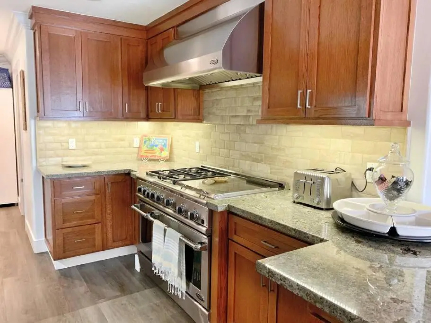 Cute Home 7 Blocks To Beach . Xbox . Bikes . Pets