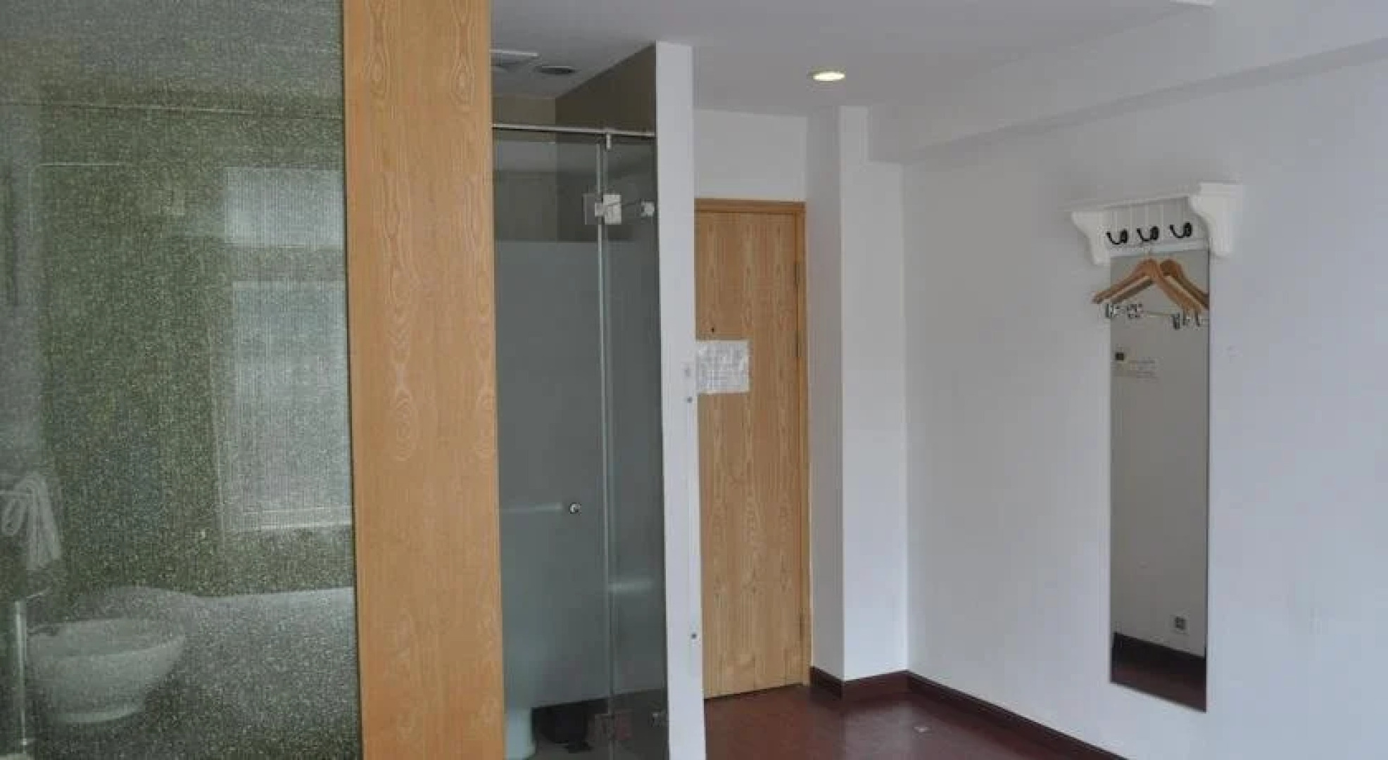 Yihao Business Hotel