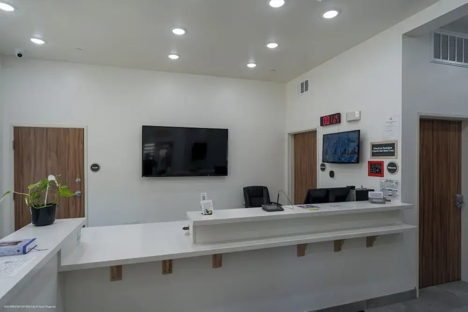 Texas Bungalows Hotel & Hotel Que at  i35 Austin Pflugerville