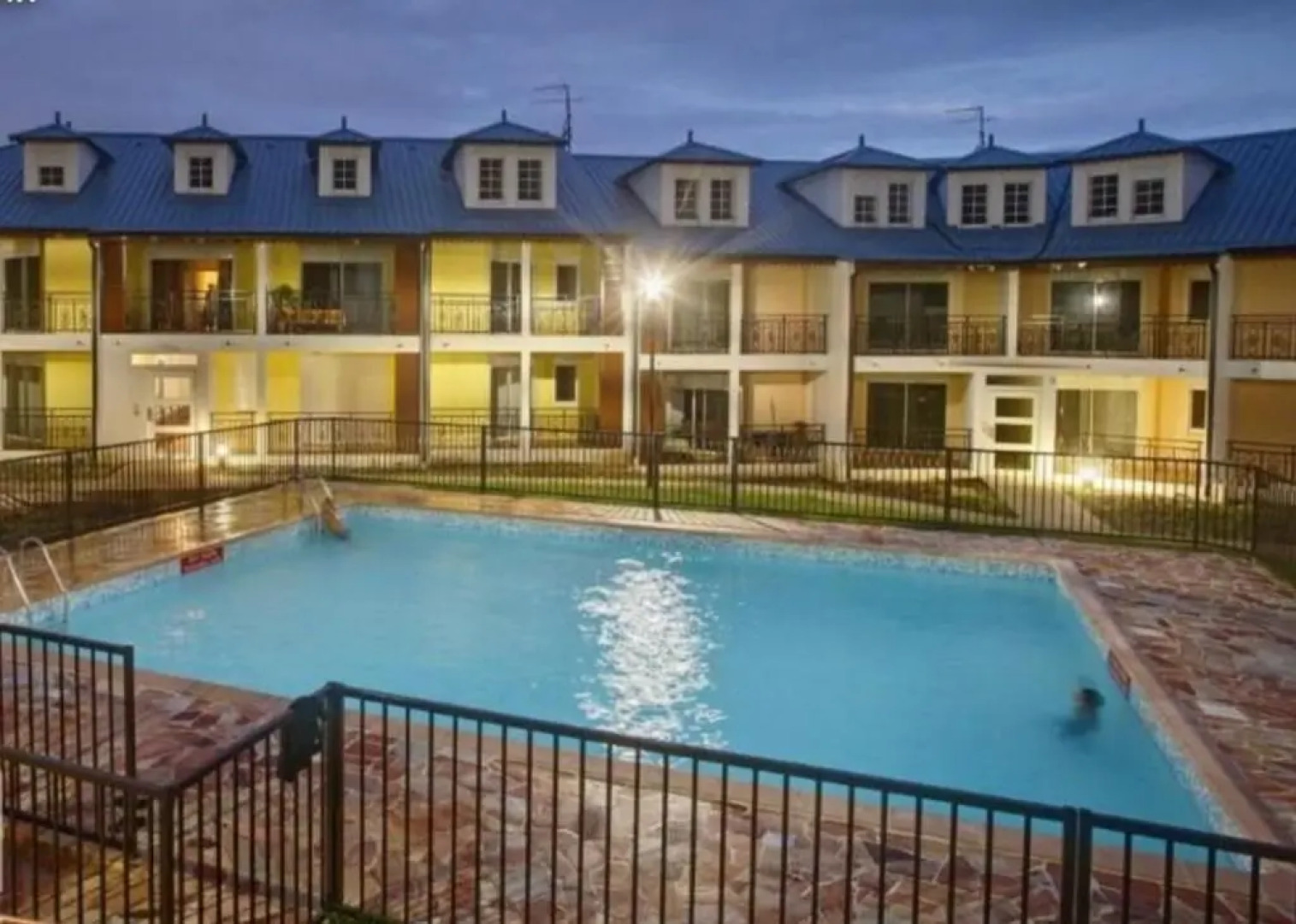 Studio climatisé proche aéroport, navette