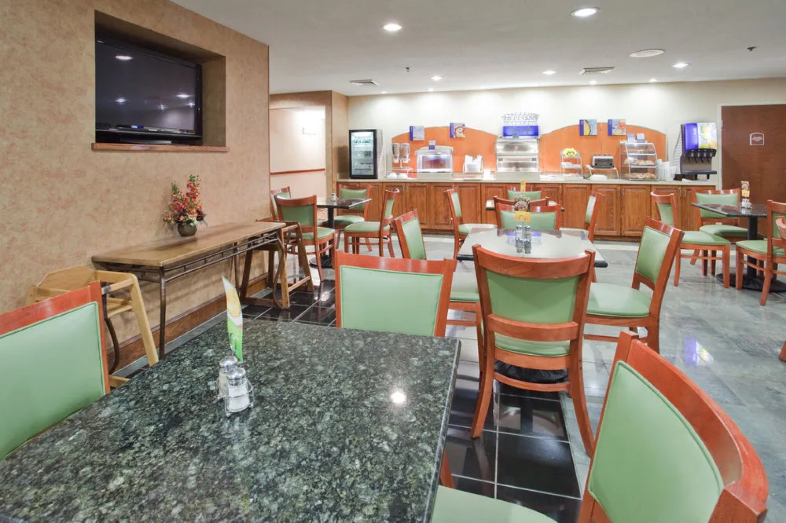 Holiday Inn Express Hotel & Suites Wilson I-95