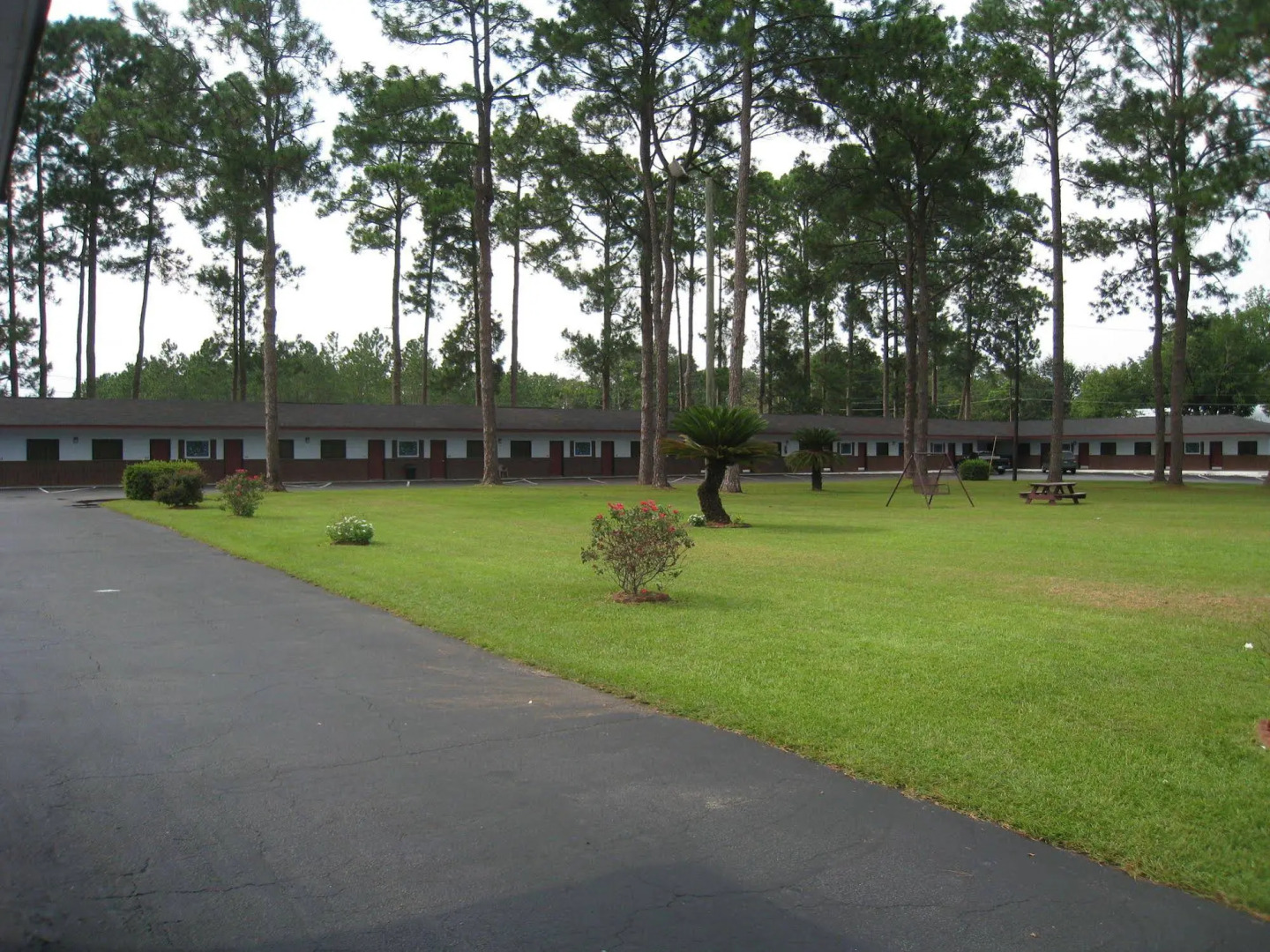 Cheerio Inn - Glennville