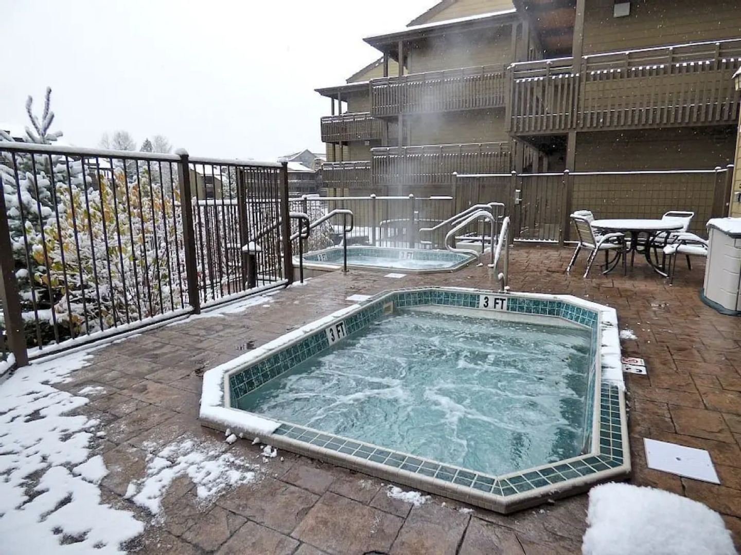 Lift Tickets Ground Floor in Mtn Village, Wifi, Fireplace, Hot Tubs