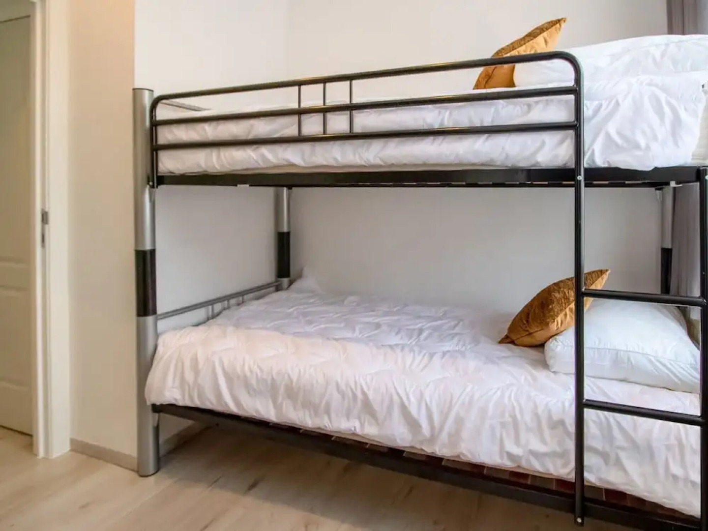 Elegant Holiday Home in Nieuwpoort near Beach