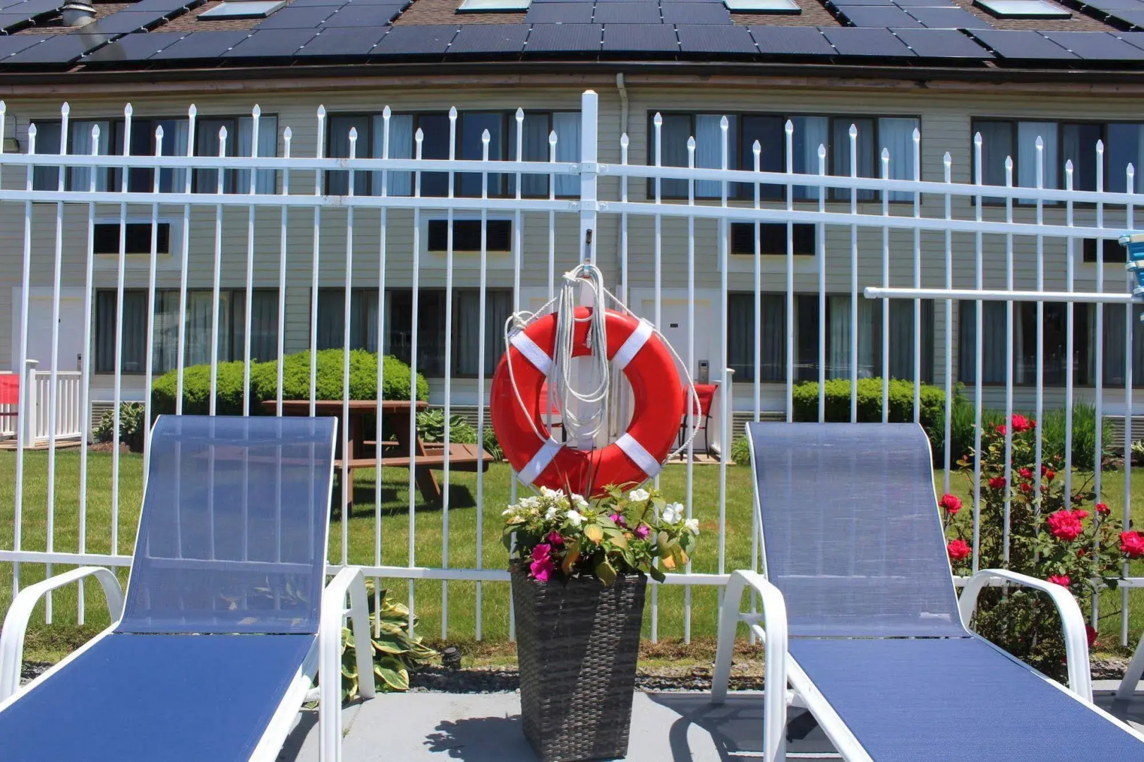 Admiralty Inn & Suites - a Red Collection Hotel