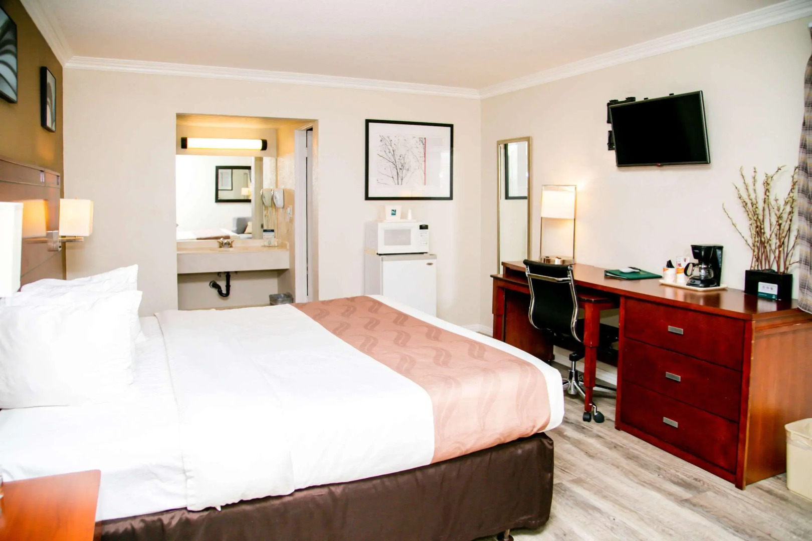 Quality Inn & Suites Thousand Oaks