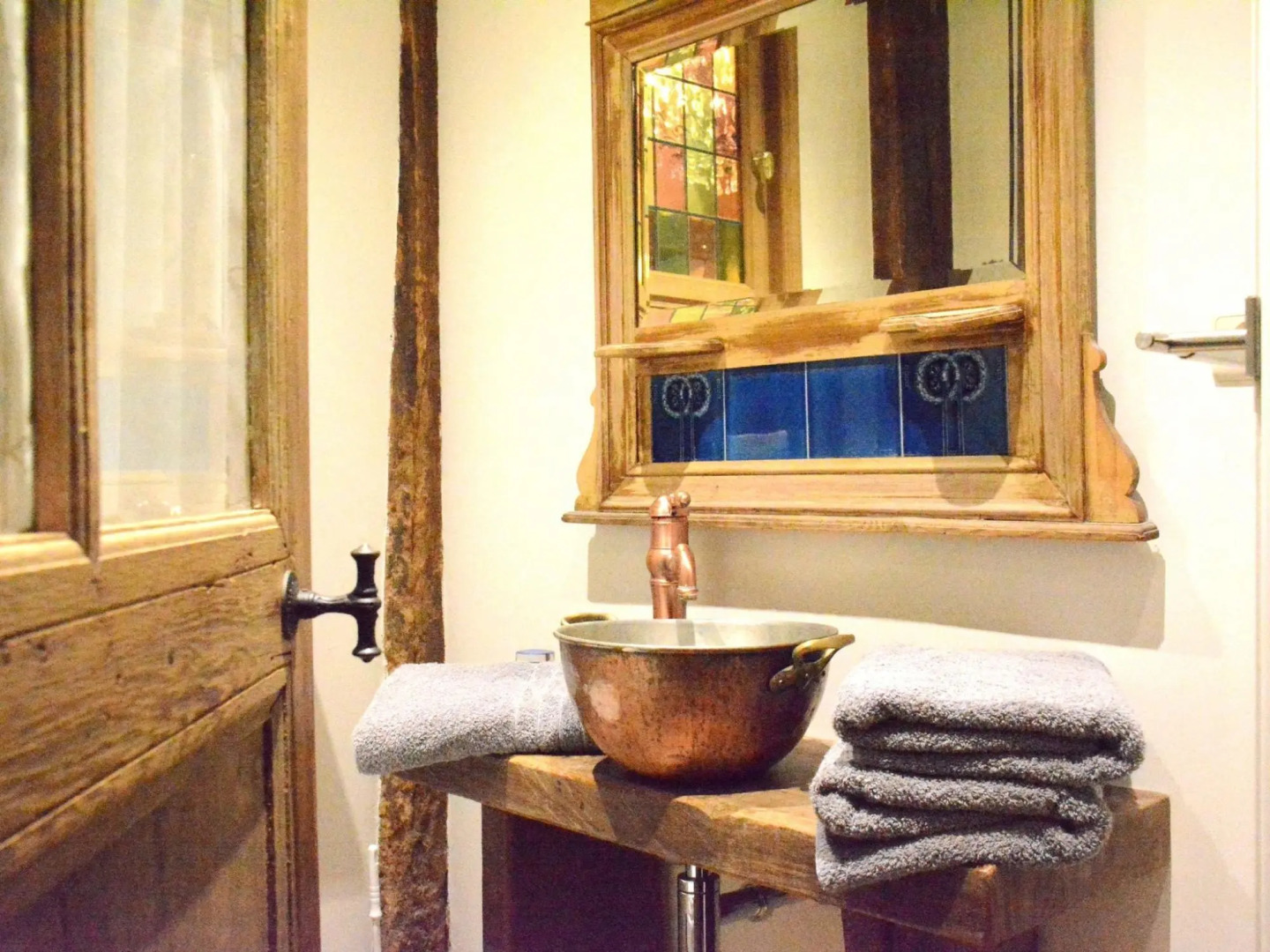 Charming Holiday Home In Bièvre With Sauna