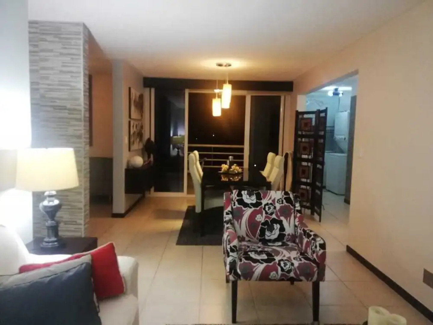 Apartment by airport on way to beach