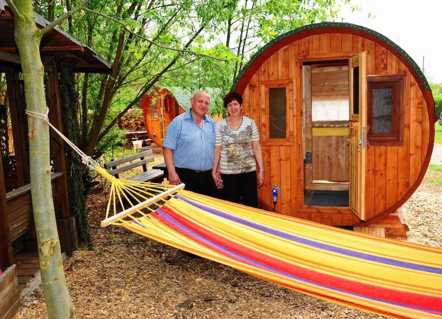 Mini Hotel Übernachten Im Gurkenfass