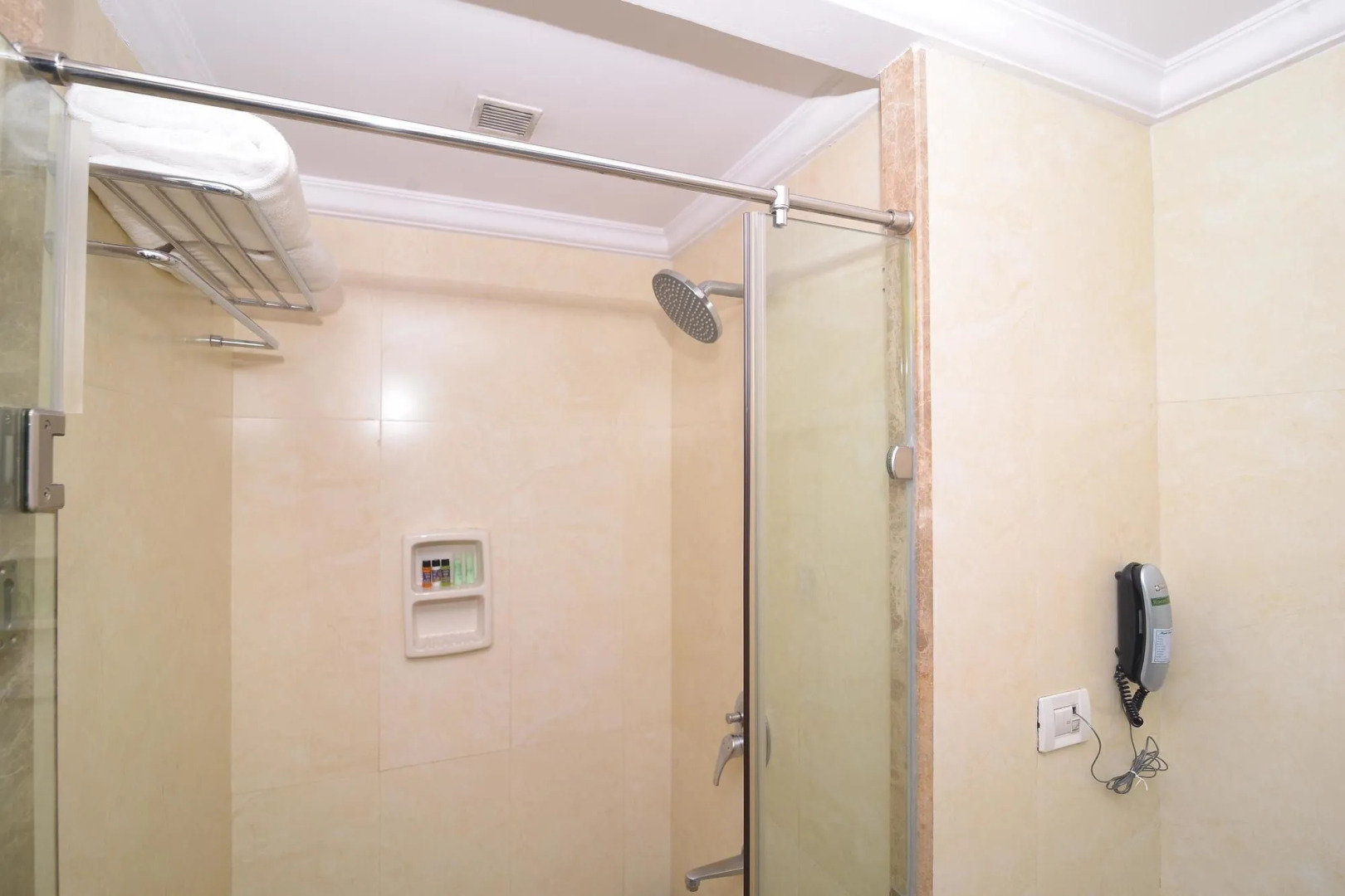 OYO 1929 Hotel Royal Court