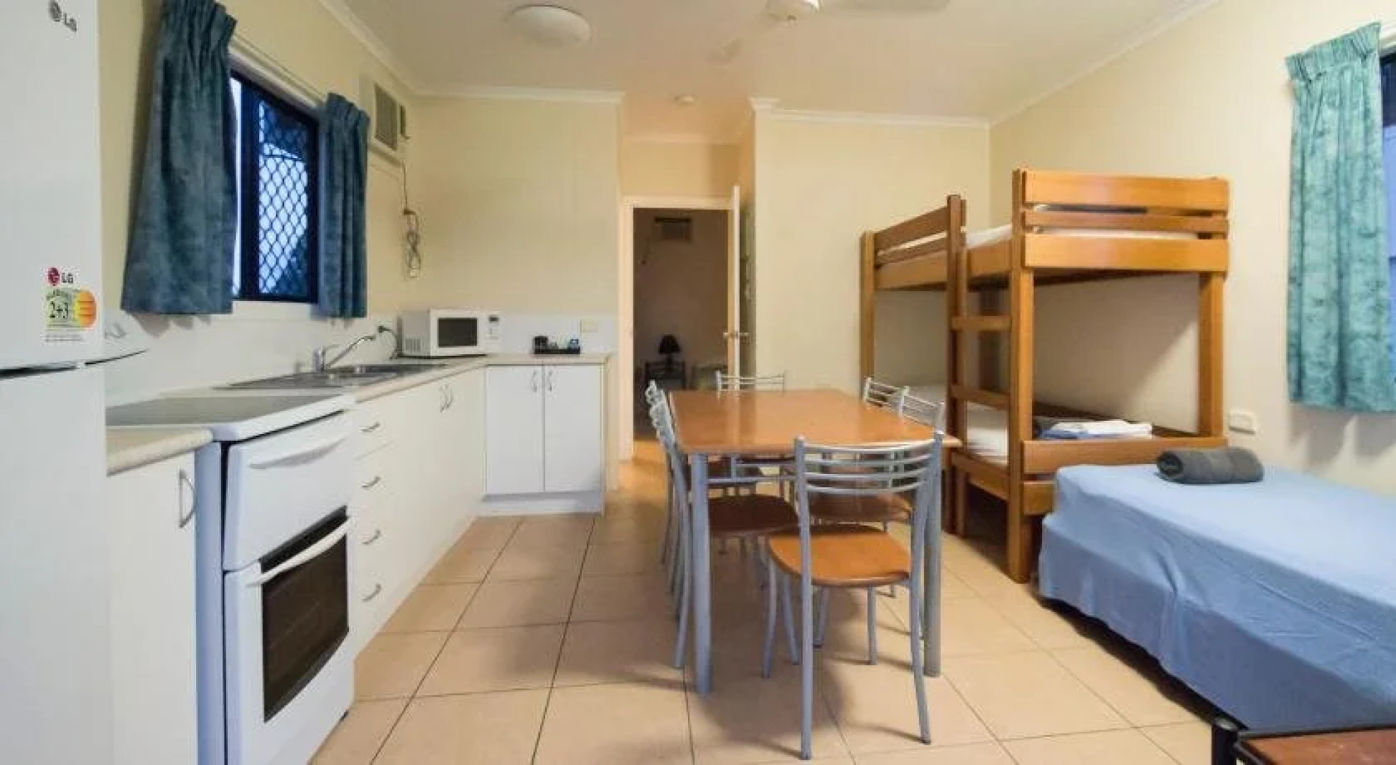 Hinchinbrook Marine Cove Resort