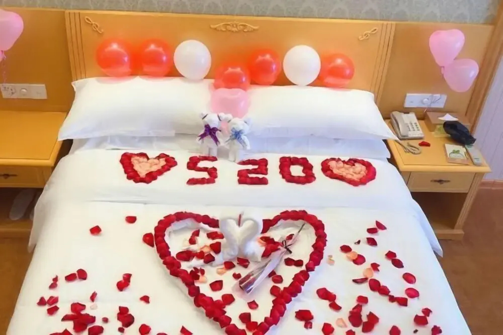 Vienna Hotel (Lingshan Liufengshan Pedestrian Street)