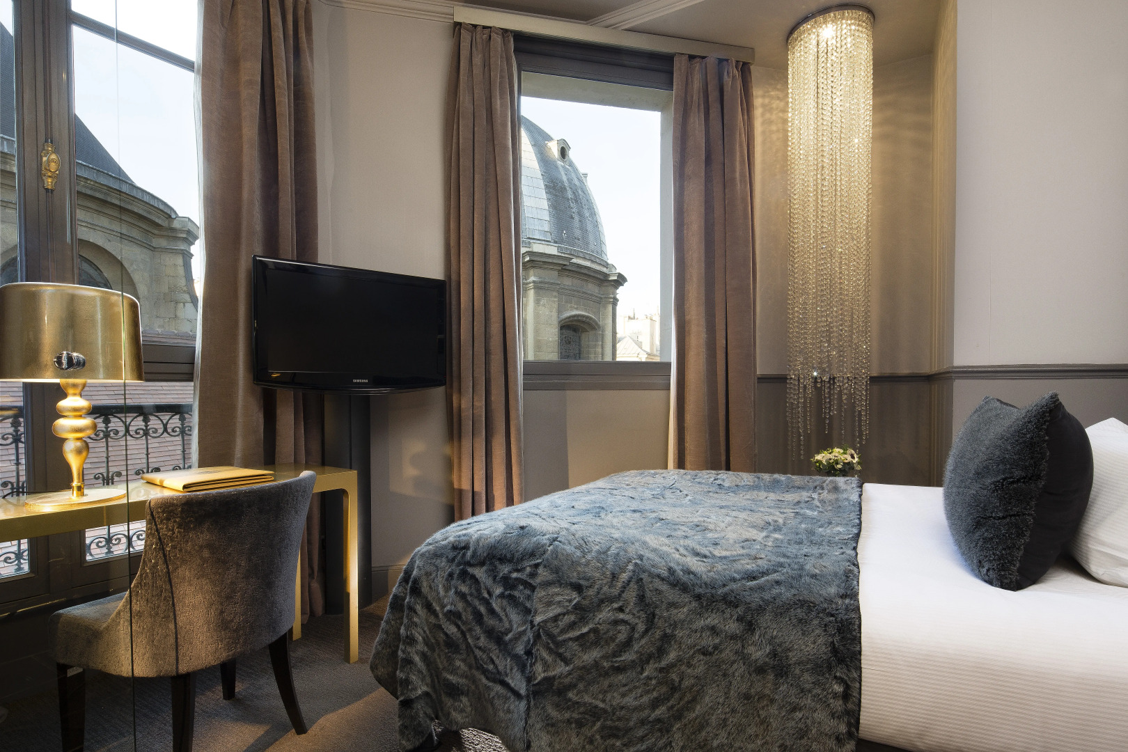 Hotel Lumen Paris Louvre