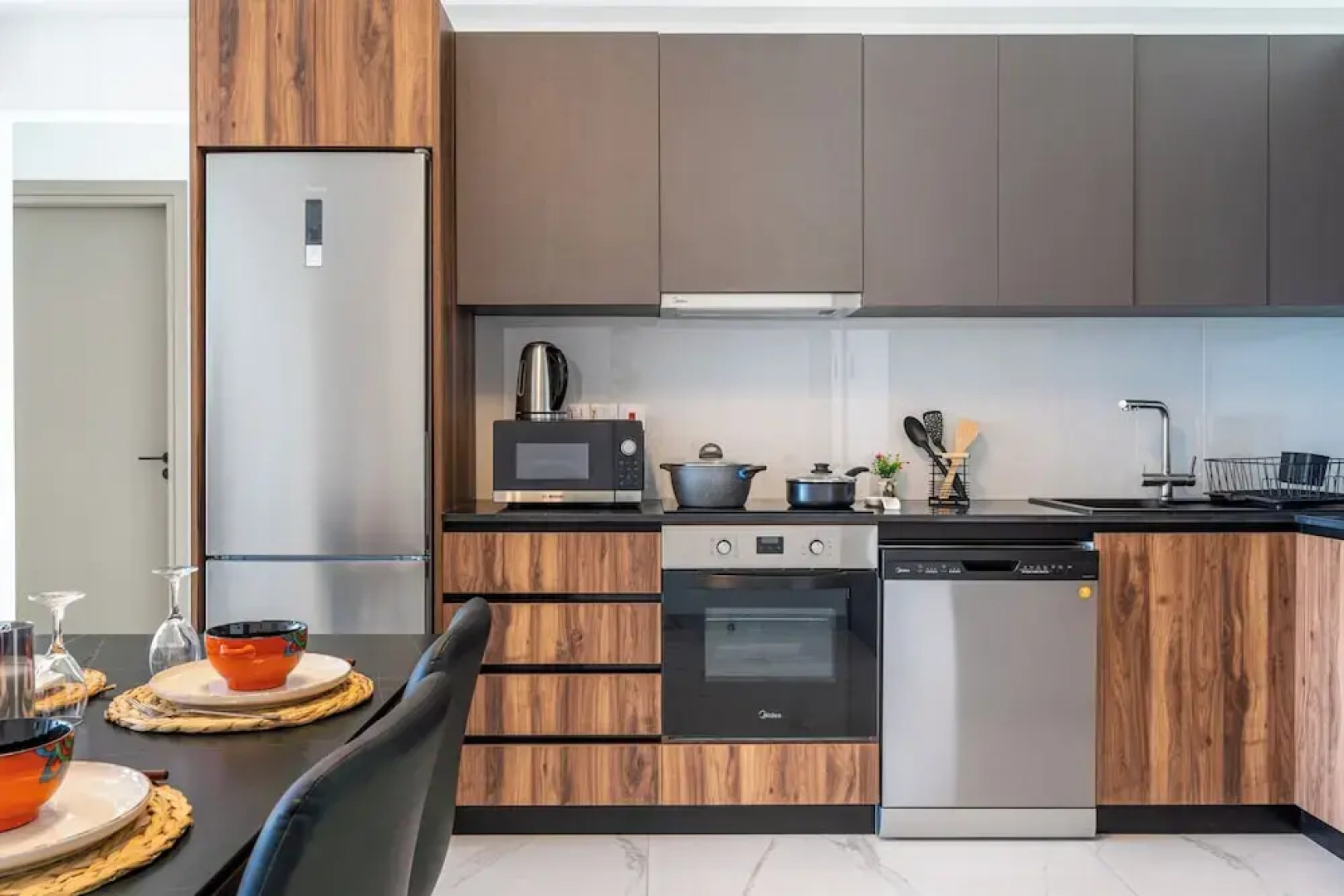 Doria 2-Bedroom Apartment & Balcony in Larnaca