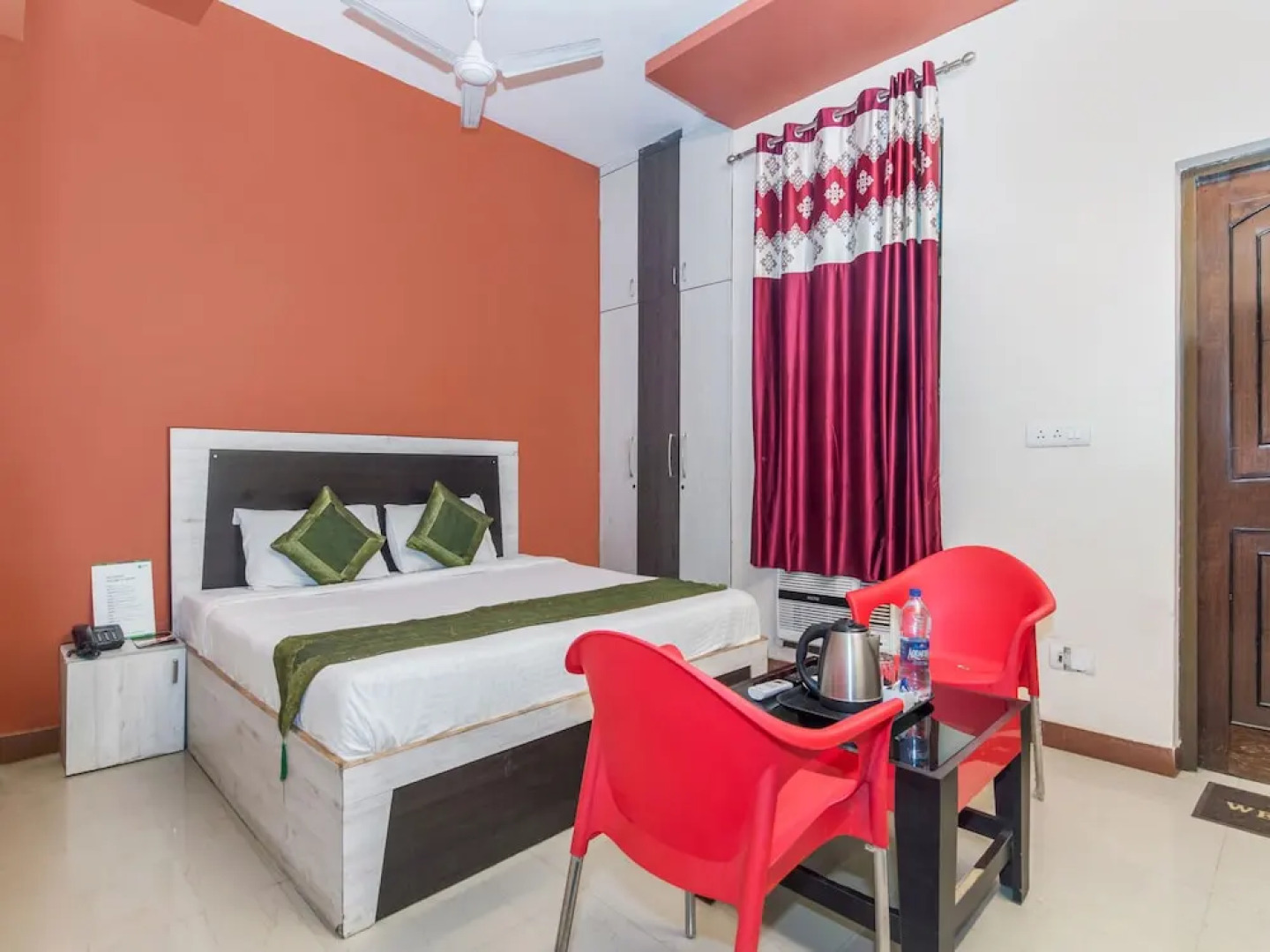 Treebo Trip Lake View Vastu Khand