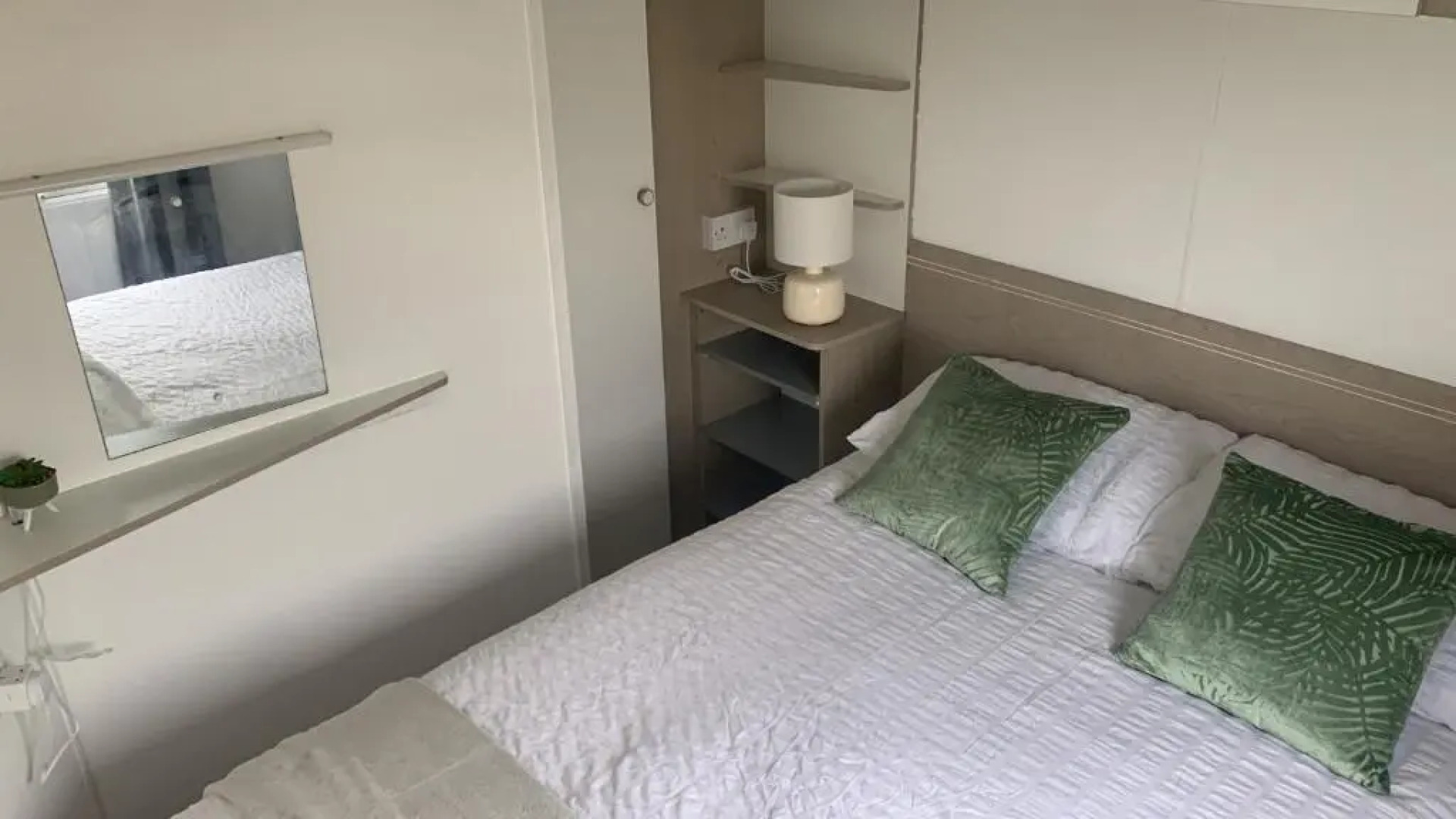 Castaway Retreats 2 E45