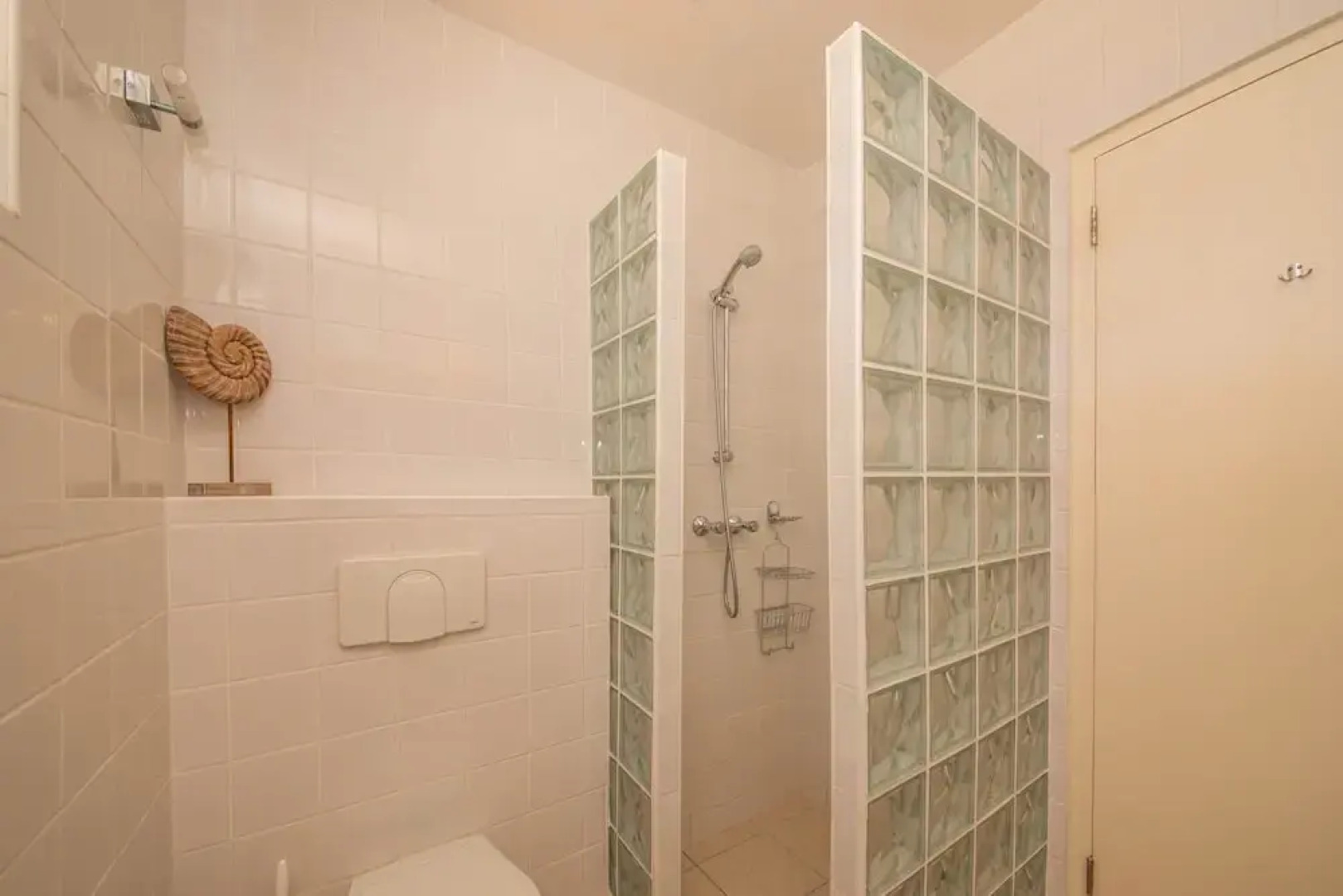 Tropical Twilight Haven Unwind in Style