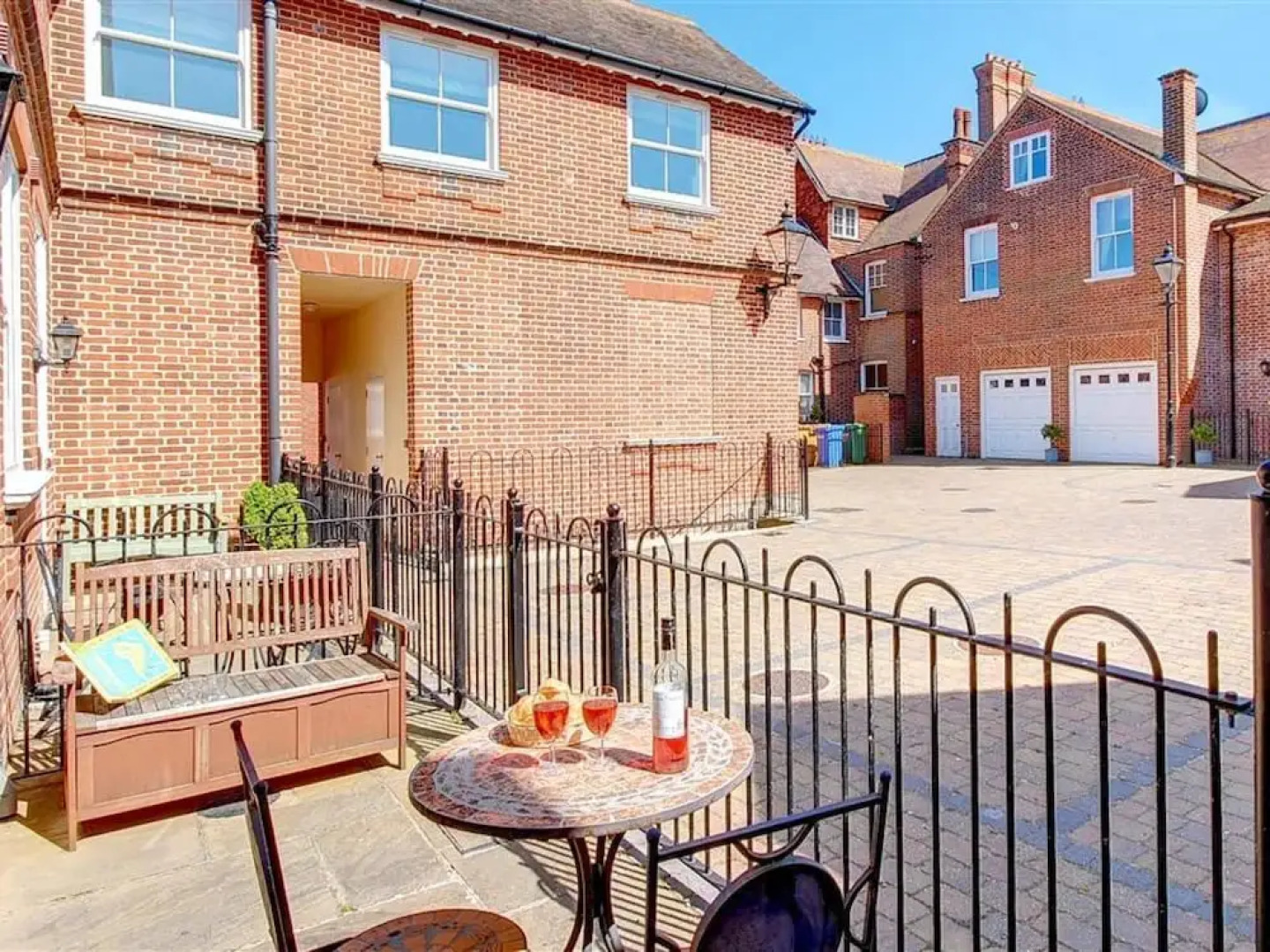 Delightful holiday home in Southwold with Garden