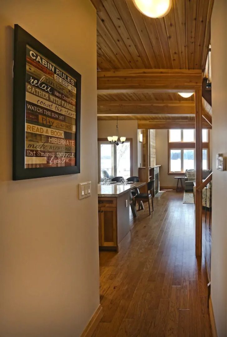 Lakefront Cottage with Stunning Lakeview