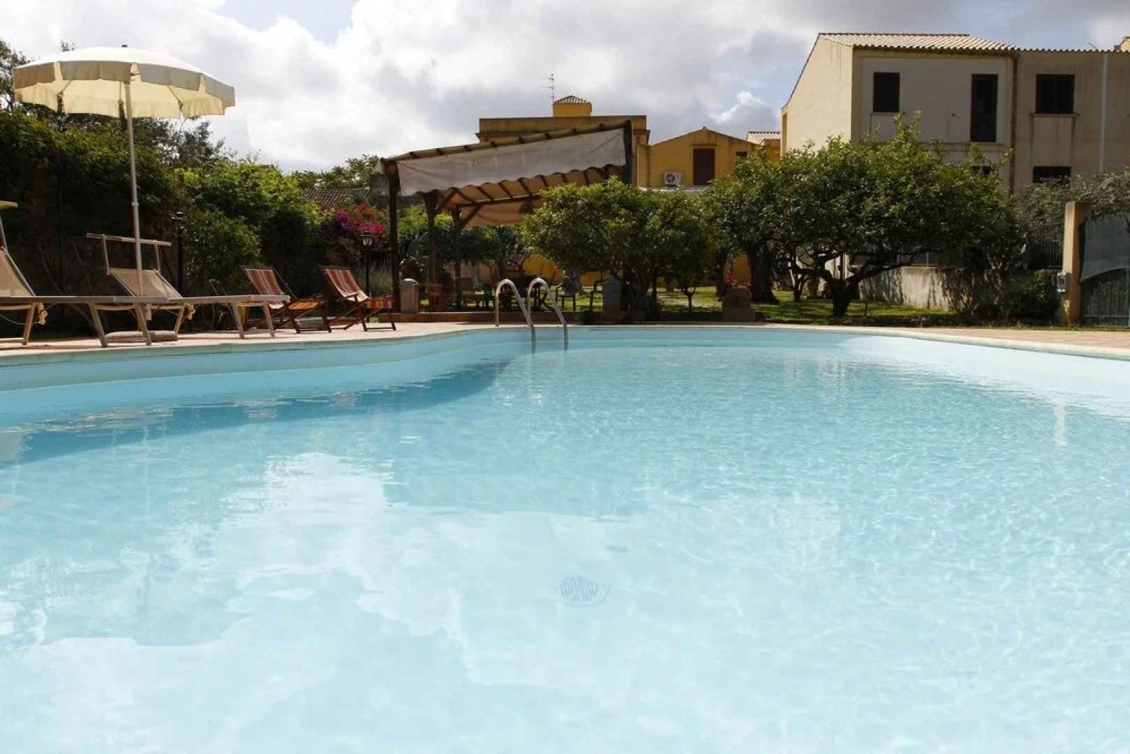 Apartment With 3 Bedrooms in Paceco, With Pool Access, Furnished Terra