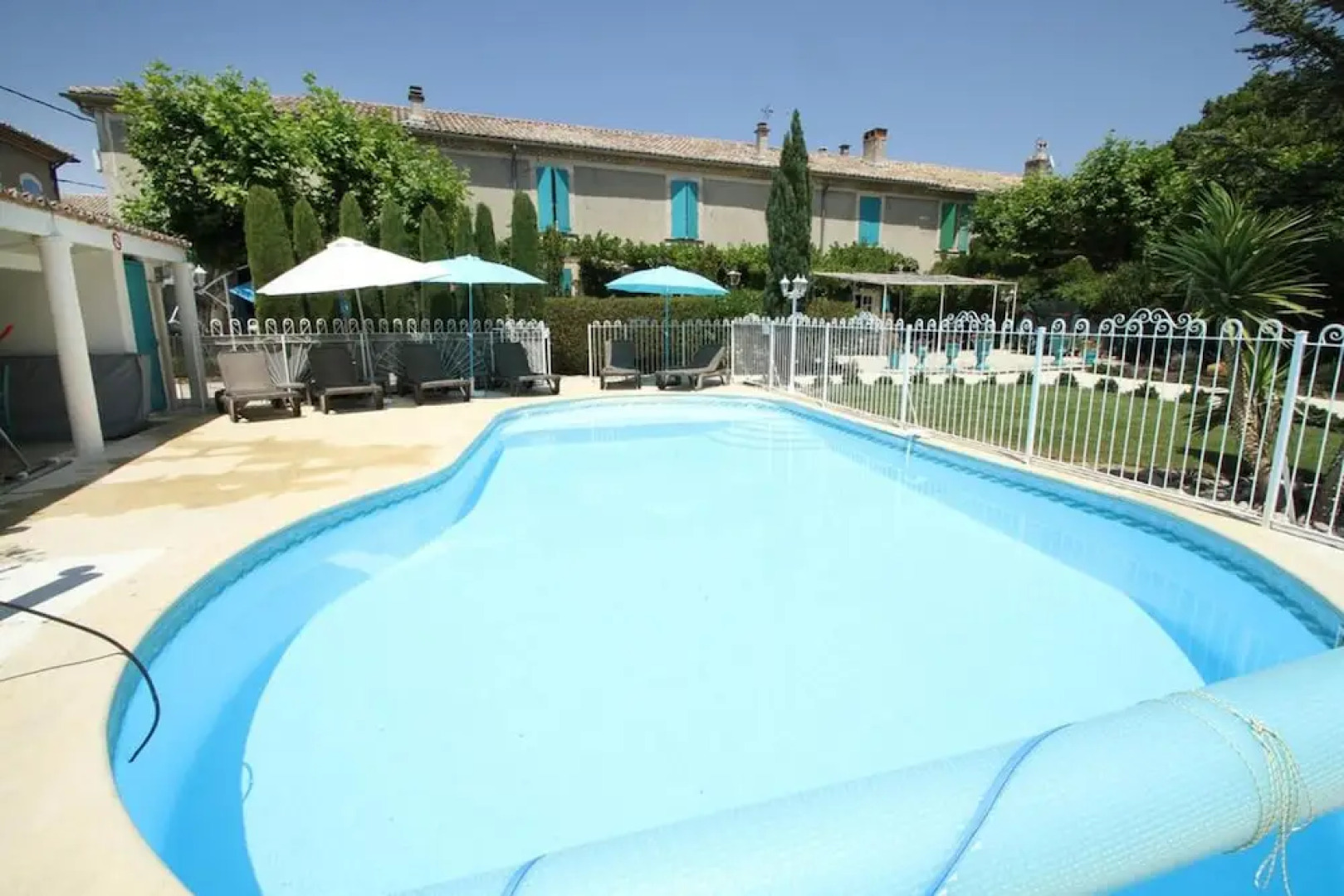 Studio in Suze-la-rousse, With Shared Pool, Enclosed Garden and Wifi