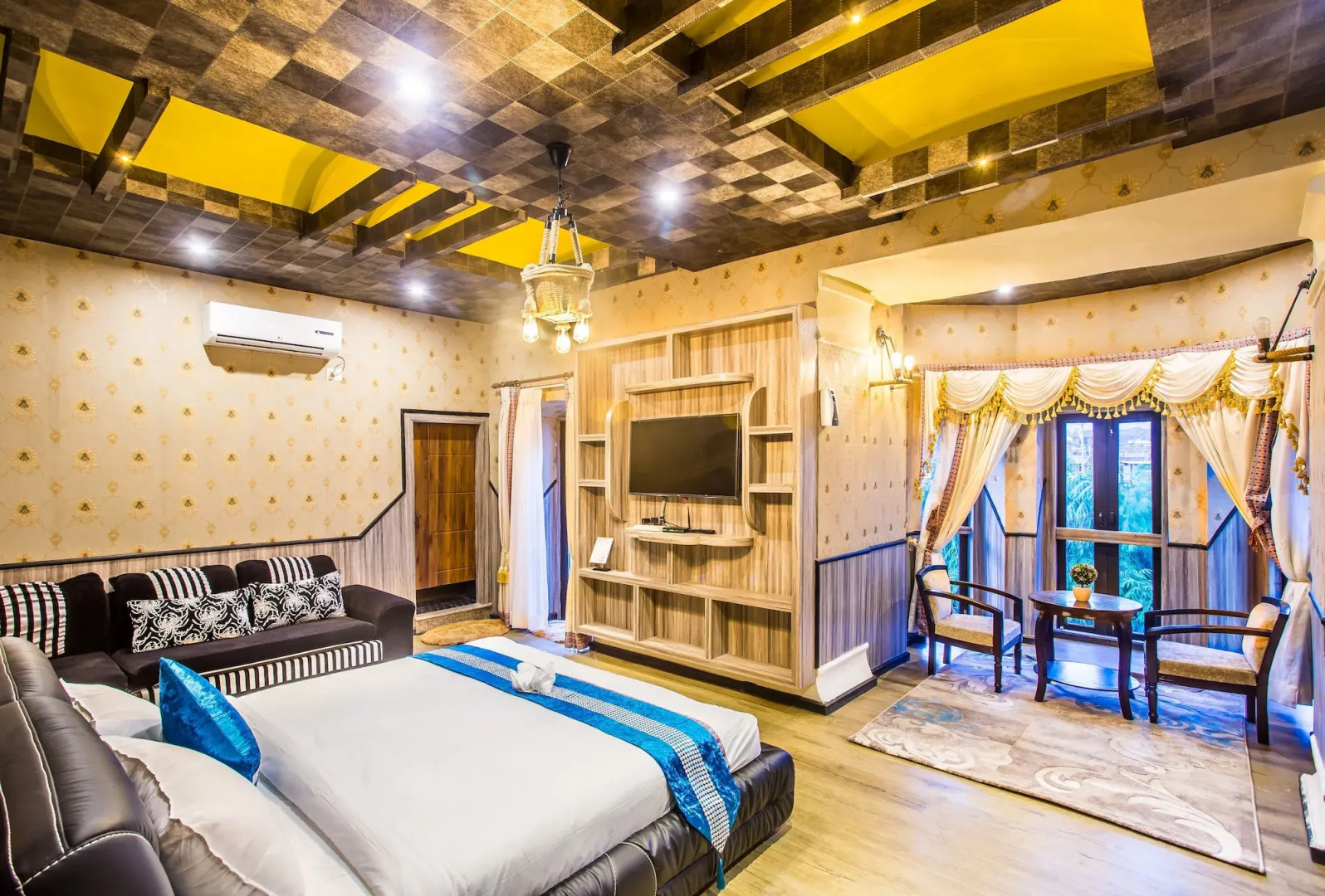 Royal Empire Boutique Hotel