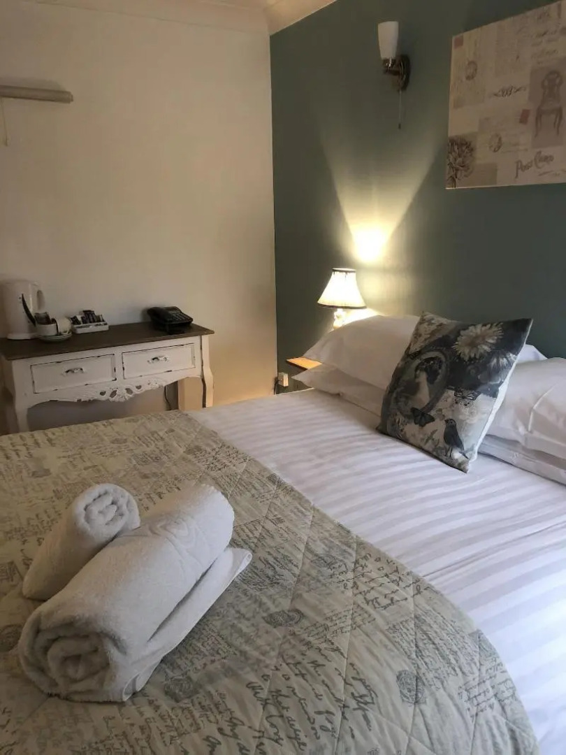 The Old Stone Trough Country Lodge & Inn