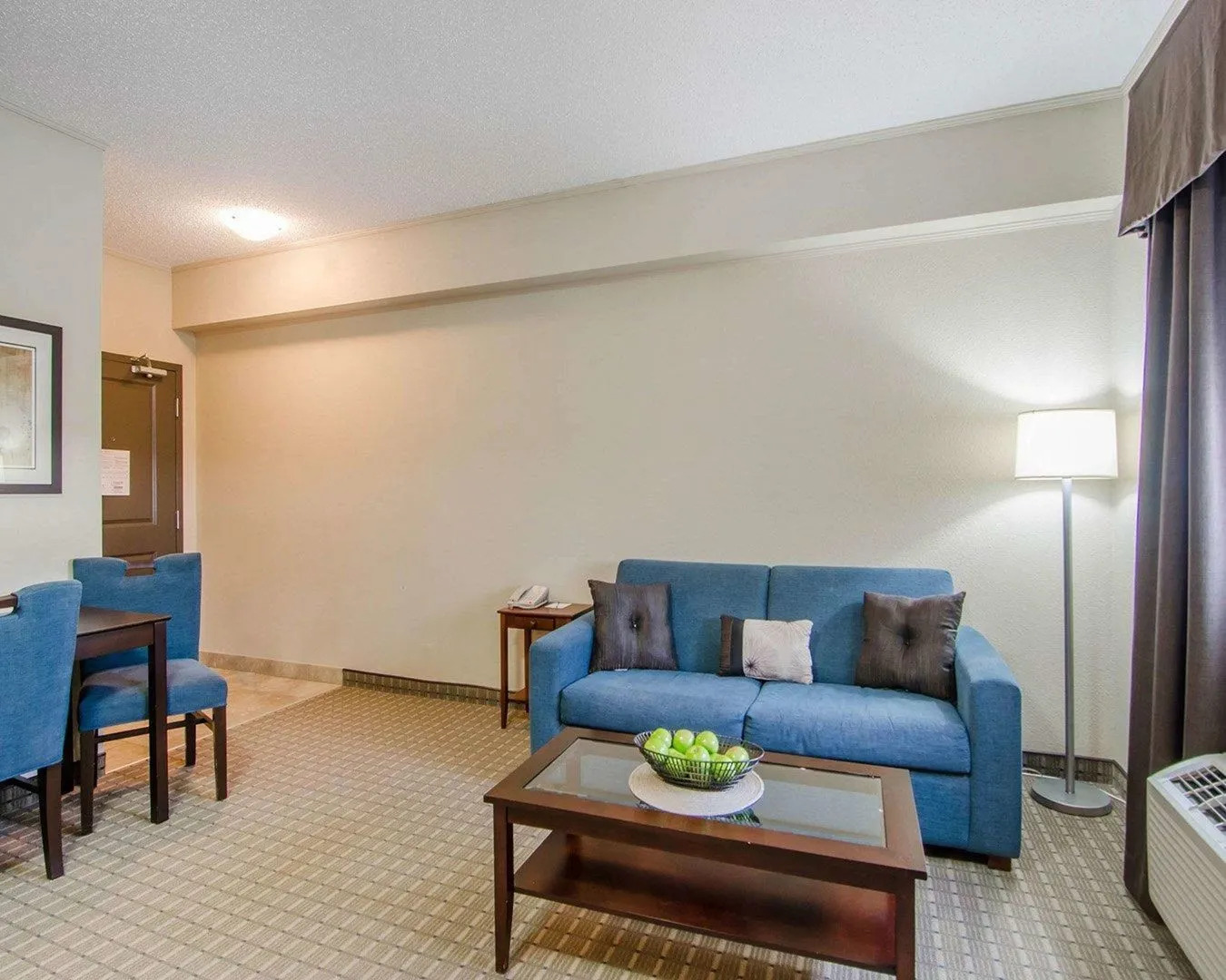 Kindersley All Suites Hotel