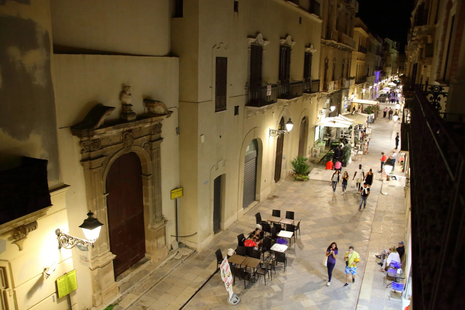 Central Gallery Rooms