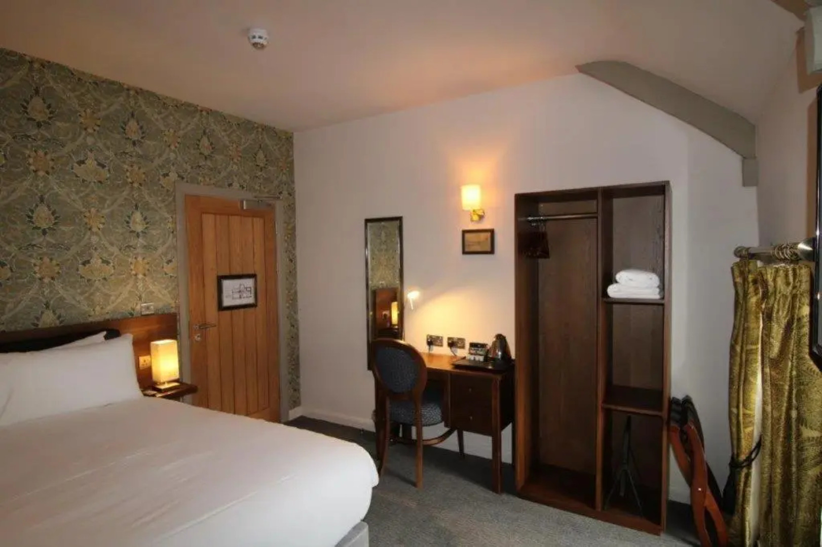Rooms @ the Dolau Inn (Adults Only)