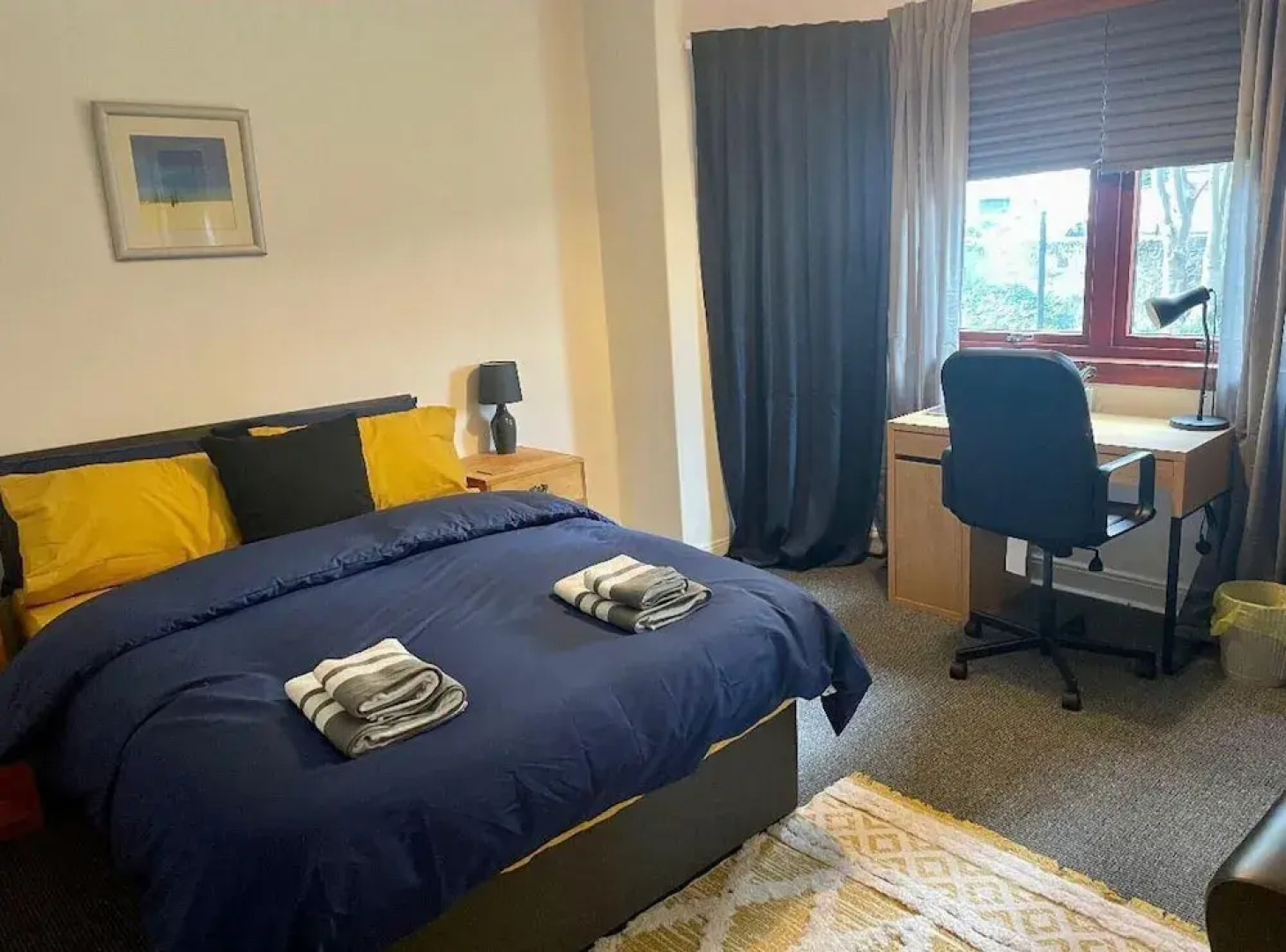 6 Guests - Parking - Patio - Near Coast