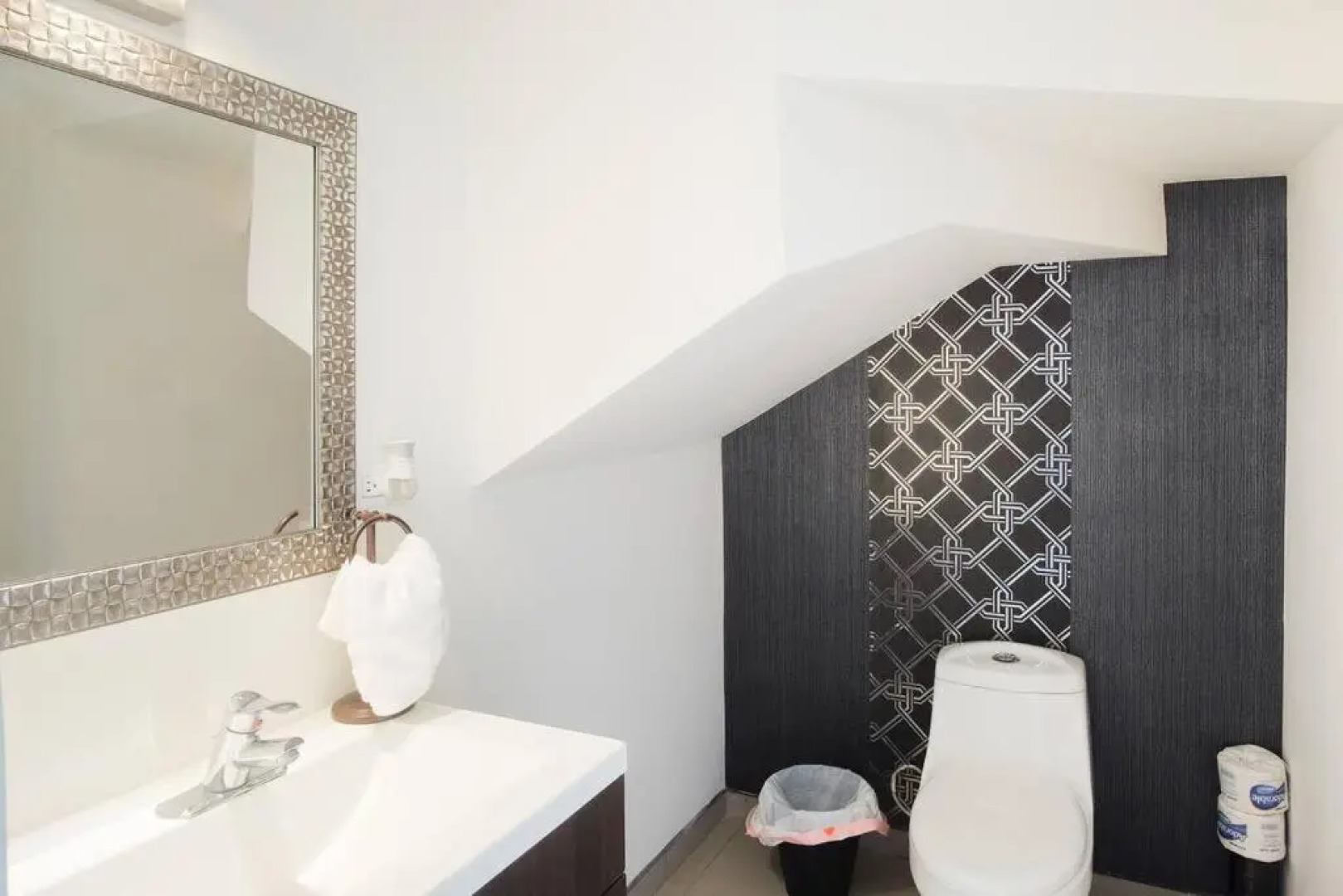 New House / VIP / 1 Block to the Beach